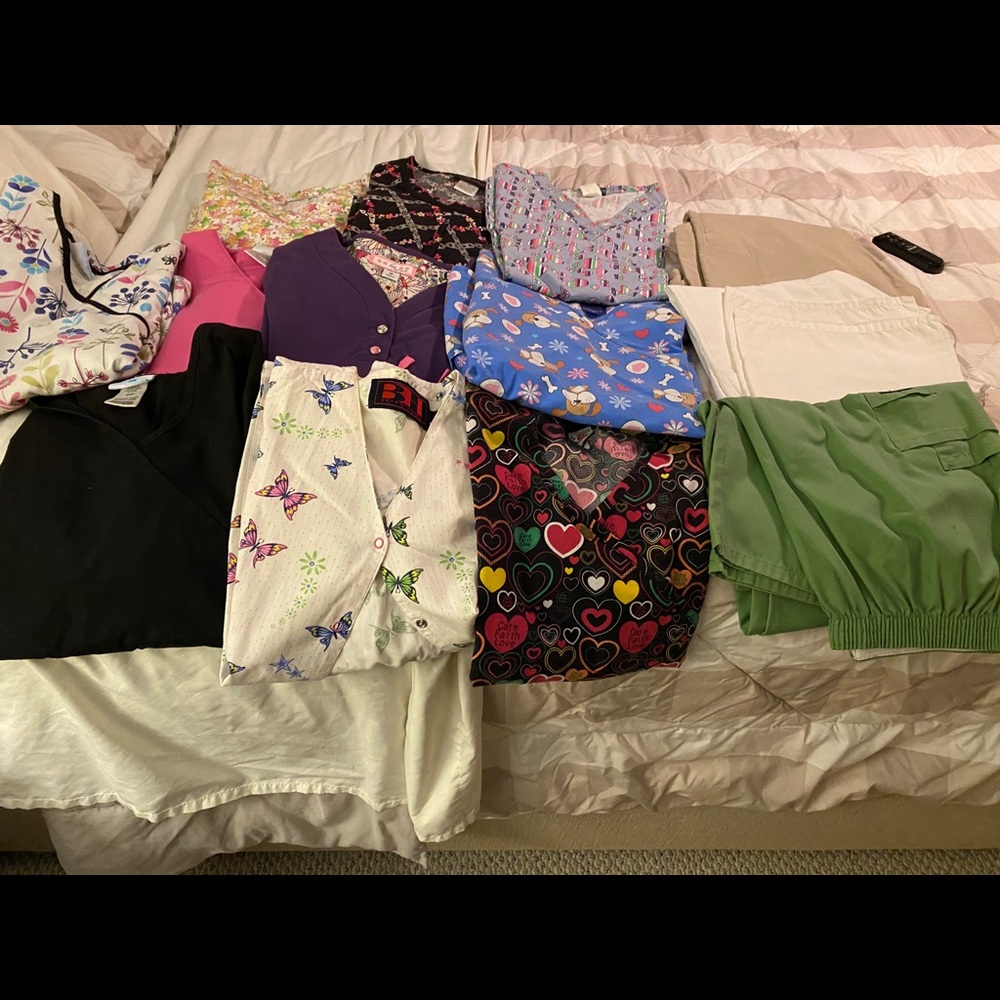 Lot of medium scrubs
